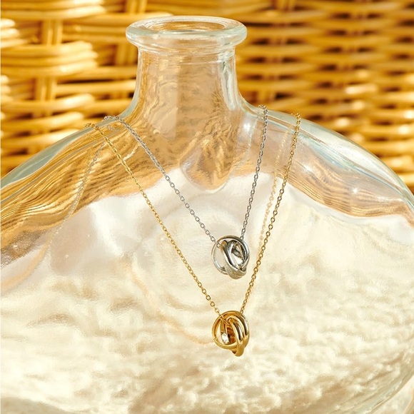 Interlocking Circle Three Ring Pendant Necklace for Women Dainty 18K Gold Plated - Picture 3 of 6